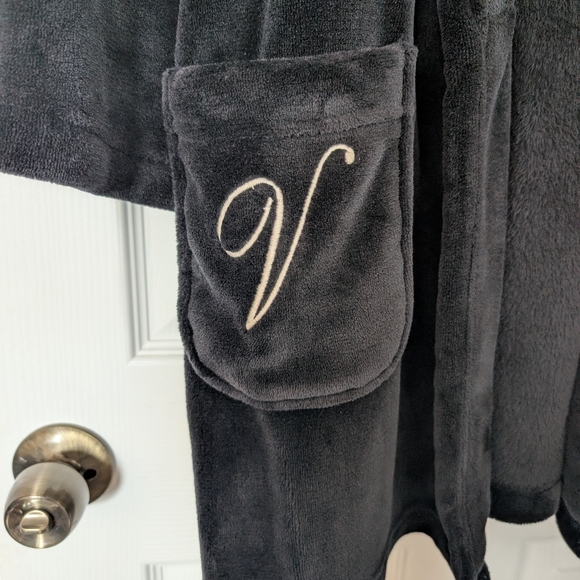 Women's Black Velvet Robe - Picture 7 of 7